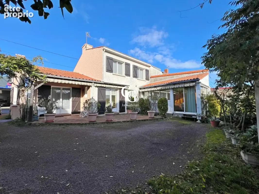 Maison 6 pièces 208 m² à vendre à La Planche (44140) - photo 2