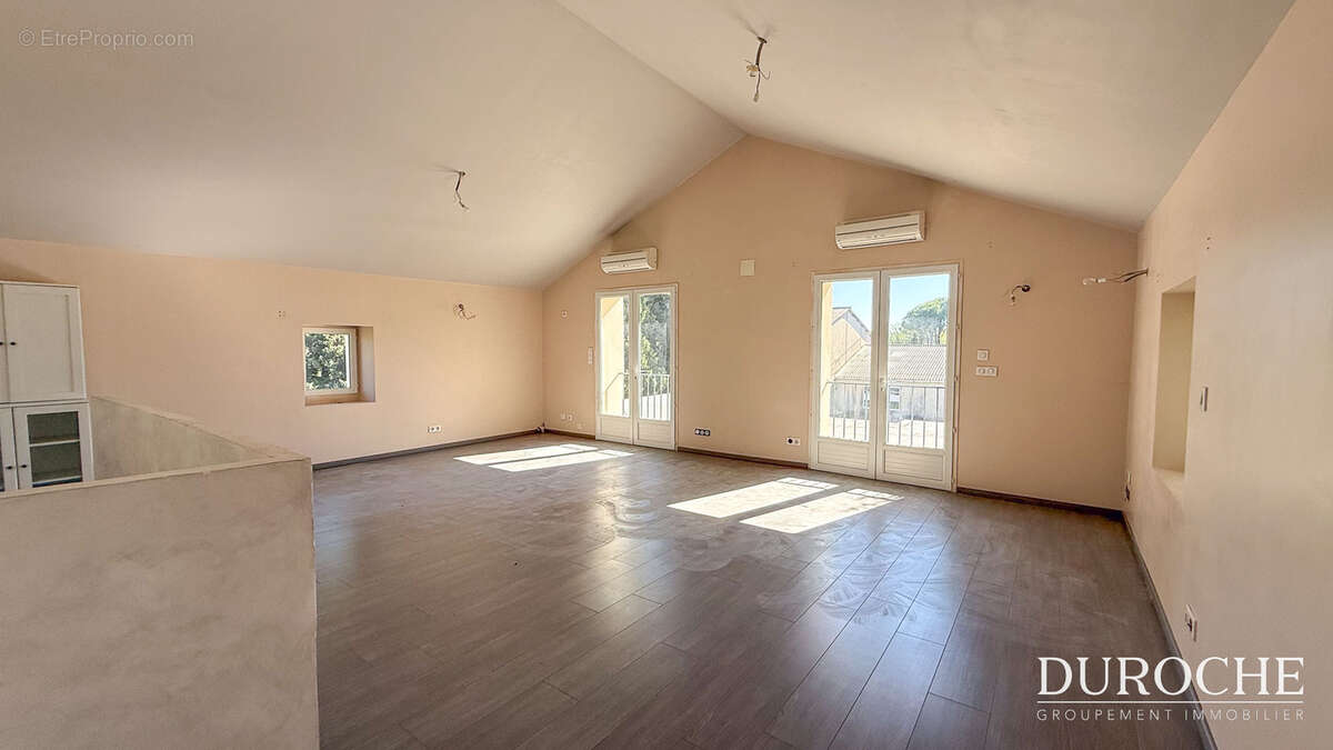 Maison à CADEROUSSE