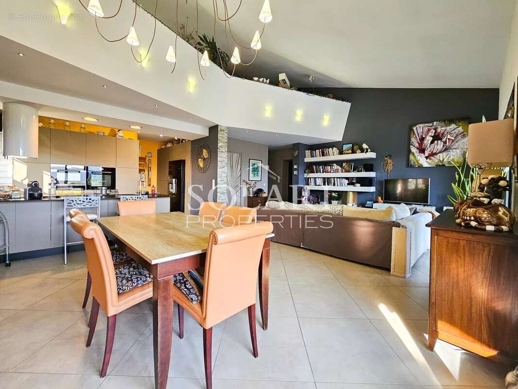 Maison à MANDELIEU-LA-NAPOULE