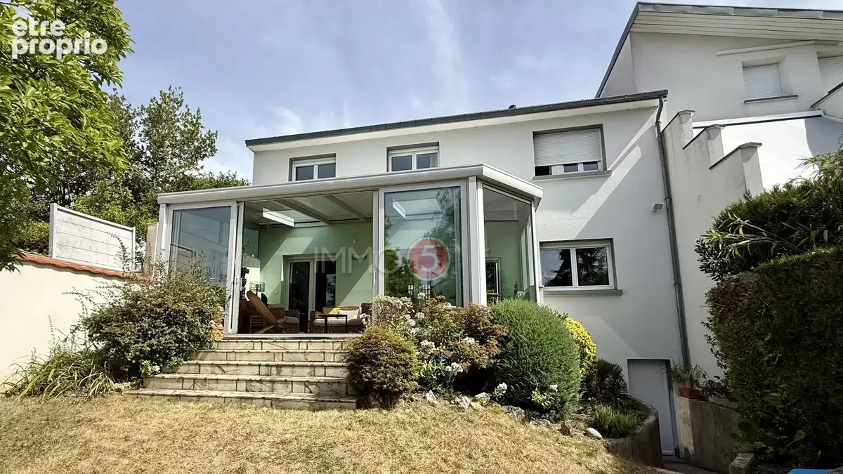 Maison familiale de 162 m² à Gagny – Beaux volumes et grand terrain - photo 2
