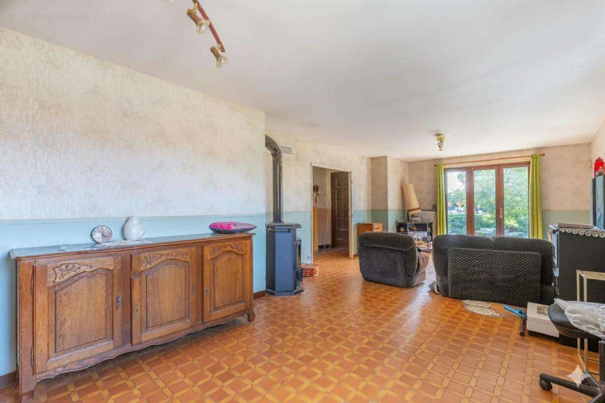 Maison à SAINT-BONNET-DE-MURE