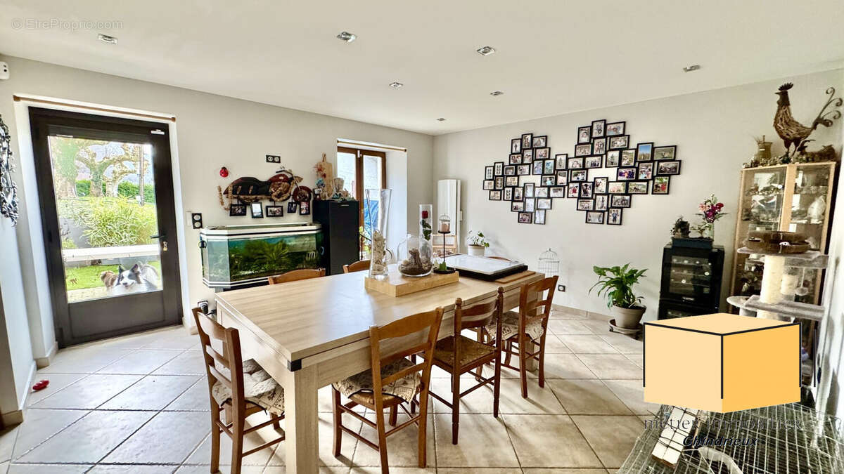 Maison à CHINDRIEUX