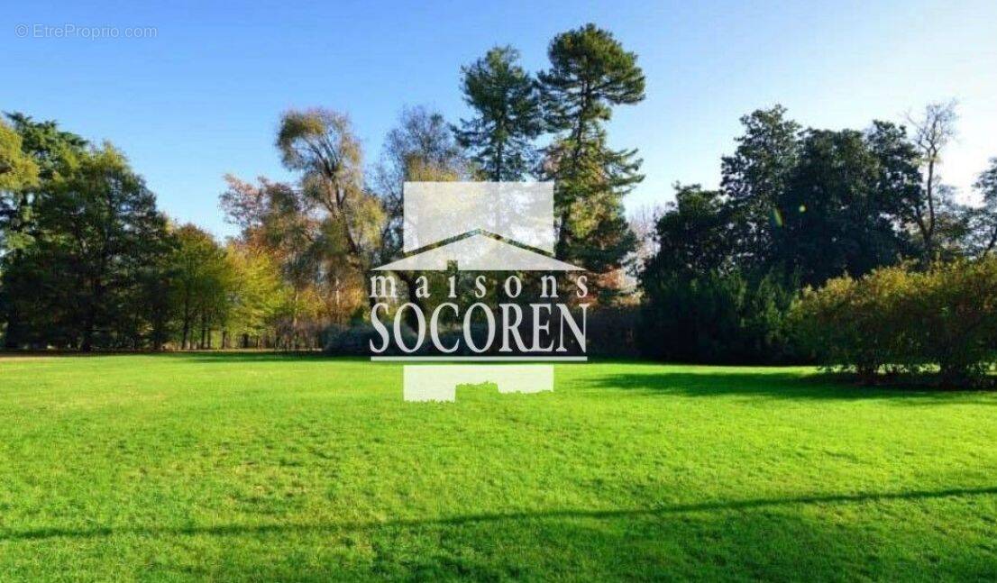 Terrain à SAINT-JACQUES-DE-LA-LANDE