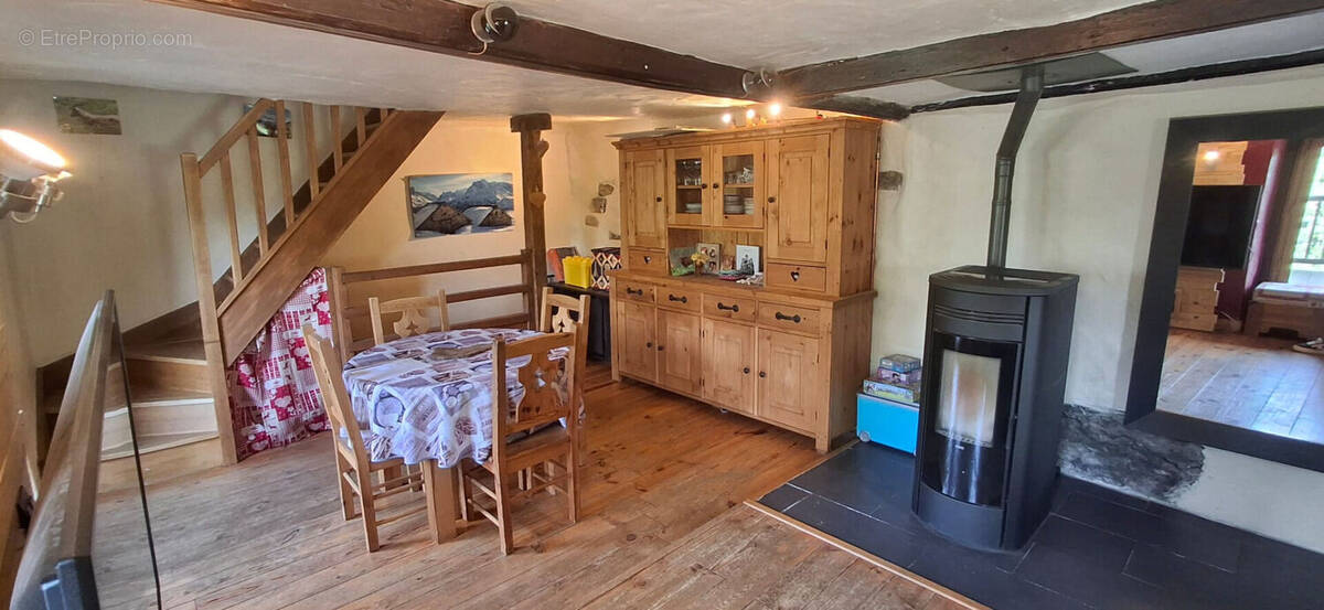 Maison à QUEIGE