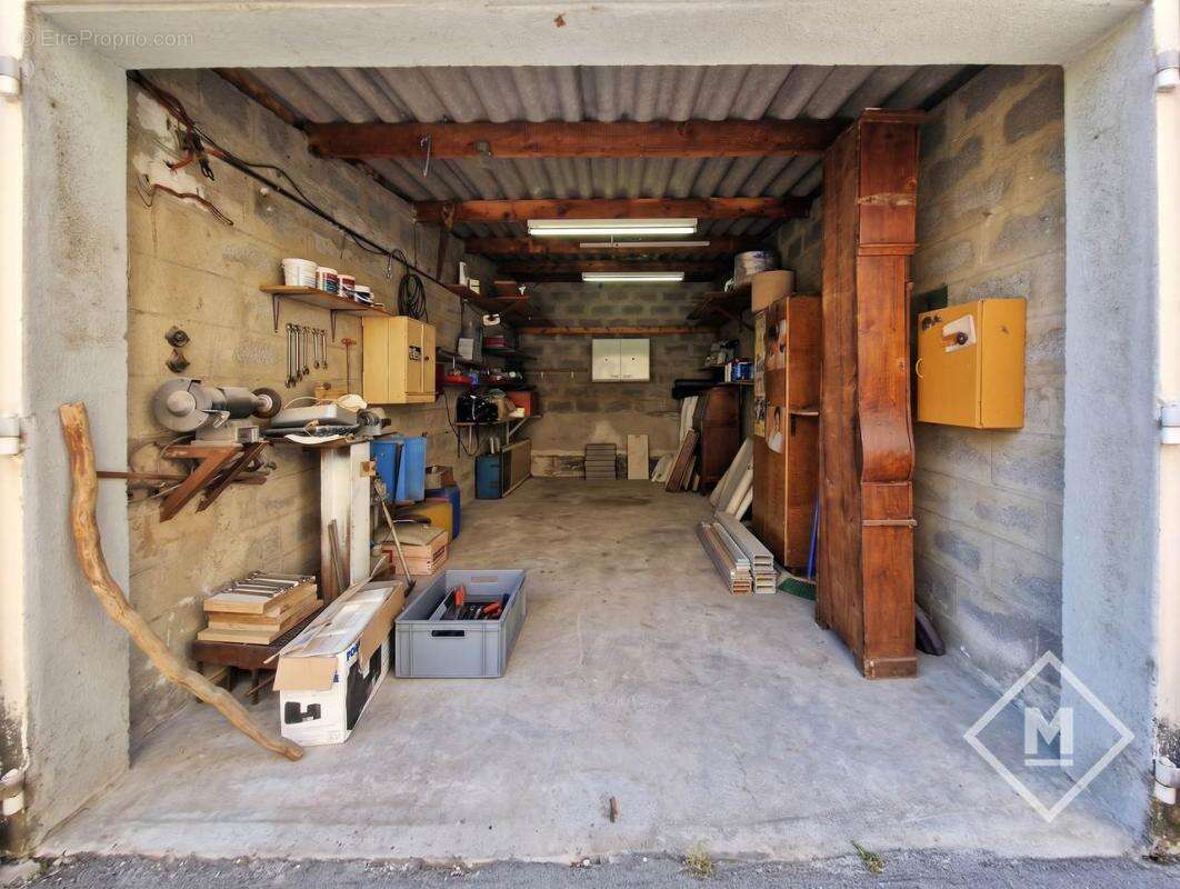 Parking à MARSEILLE-13E