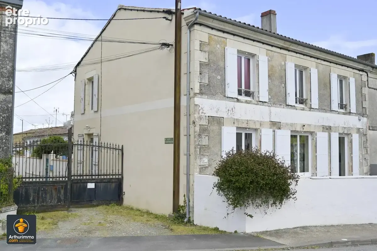 Maison à SAINT-HILAIRE-LA-PALUD