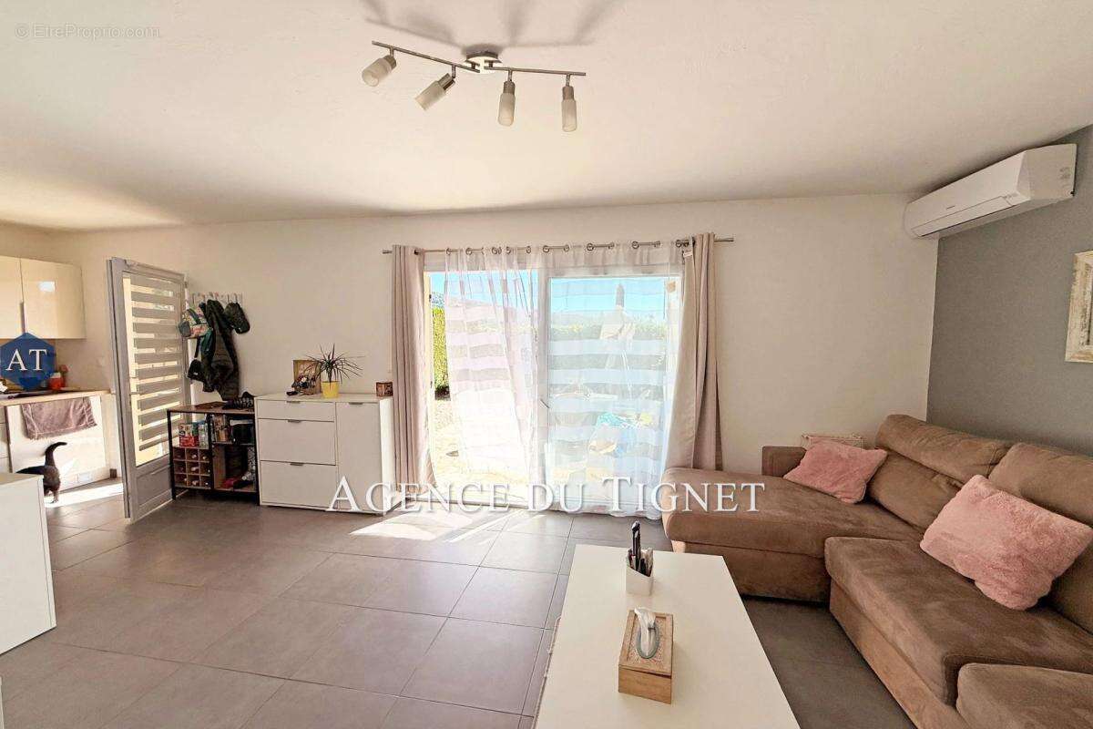 Appartement à PEYMEINADE