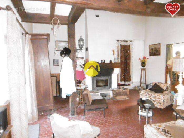 Maison à FONTGOMBAULT