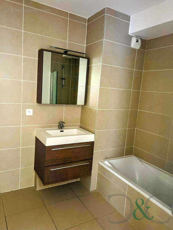 Appartement à BORMES-LES-MIMOSAS