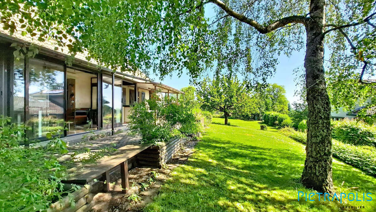 Maison à CHALLEX