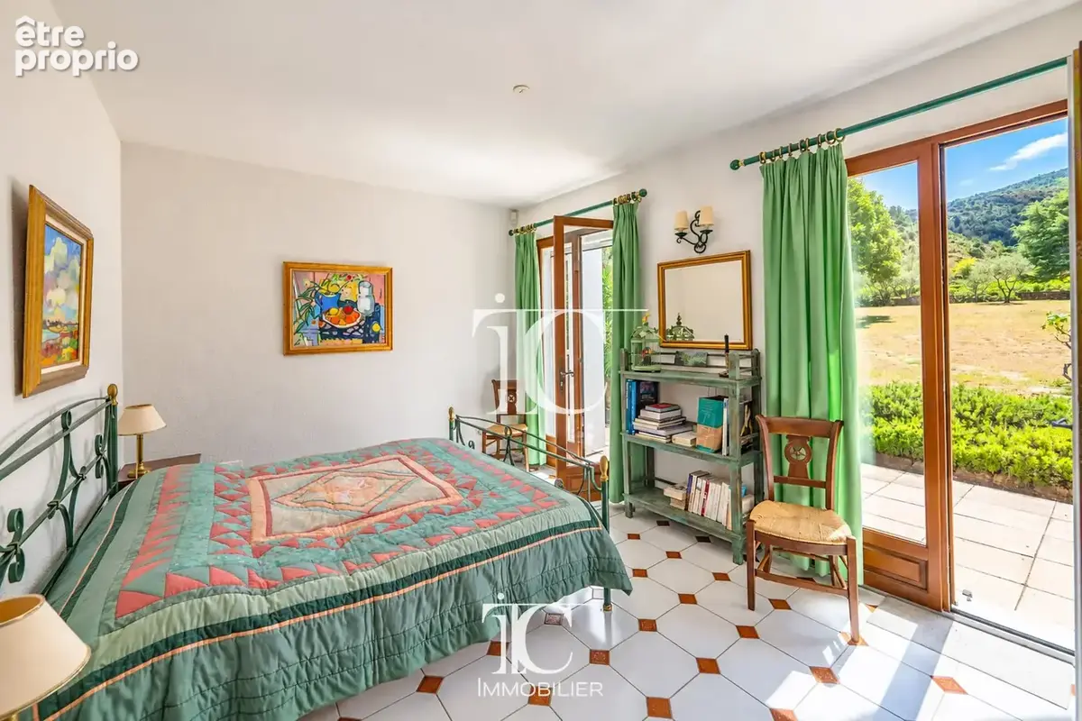 Les vans - villa de plain pied 146m²,secteur calme et verdoyant, 5825m² de terrain, piscine. - photo 14