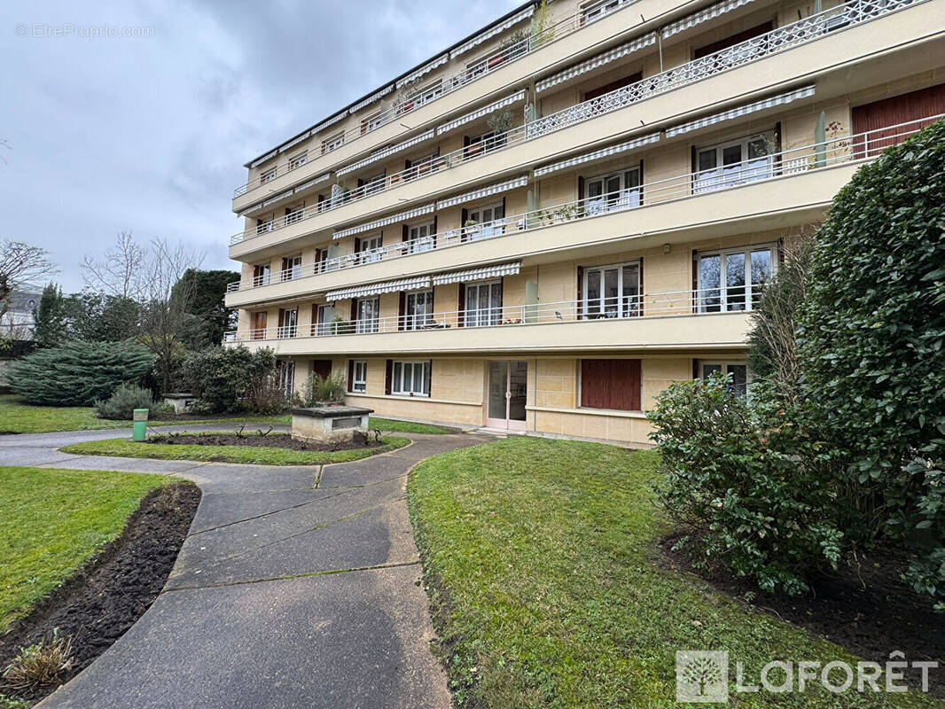Appartement à FONTENAY-SOUS-BOIS