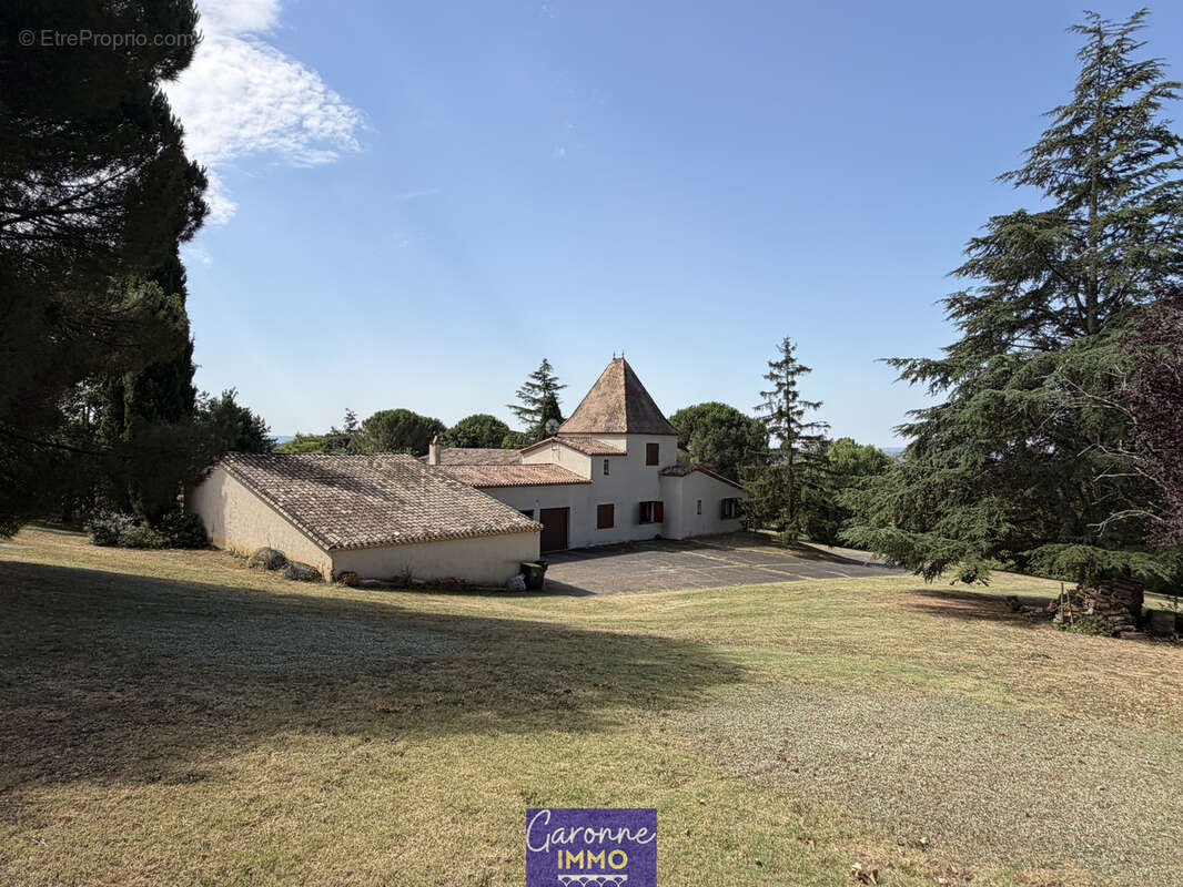 Maison de caractère sur 2.3 hectares - photo 2