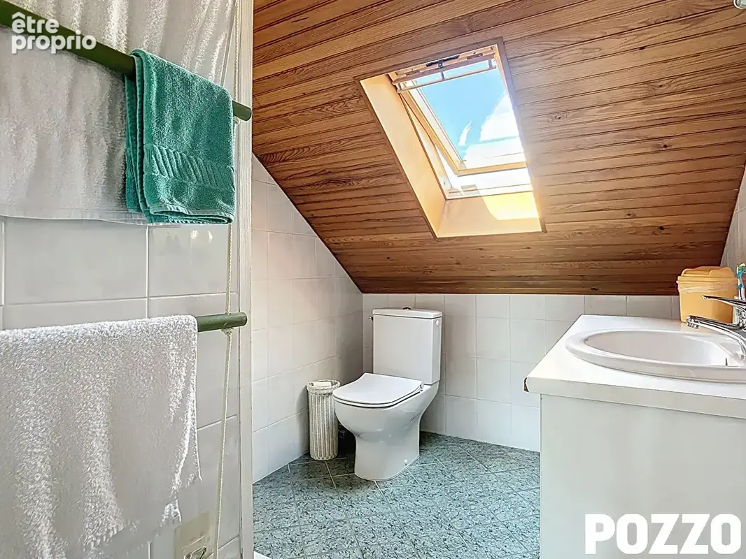 Maison Saint Martin De Brehal 8 pièces 129 m2 environ - photo 16