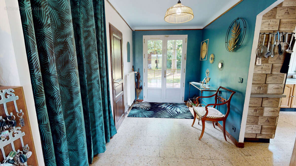 Maison de 230m² à Saint Chéron - photo 2