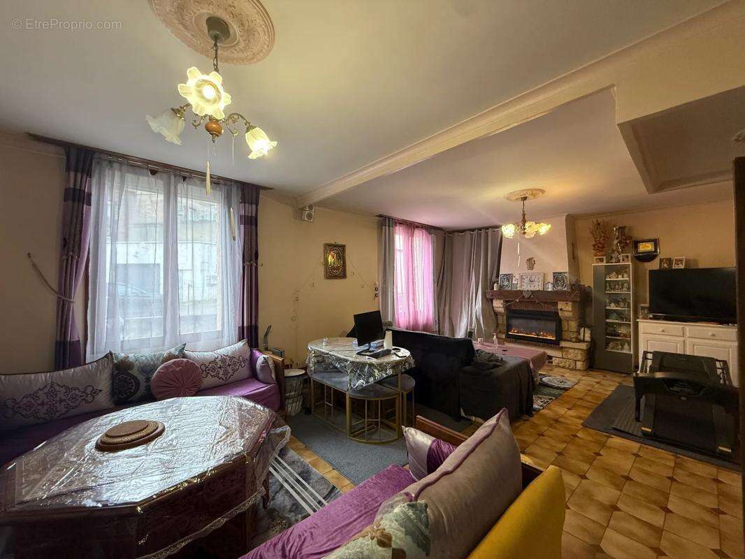 Maison à LA RICAMARIE