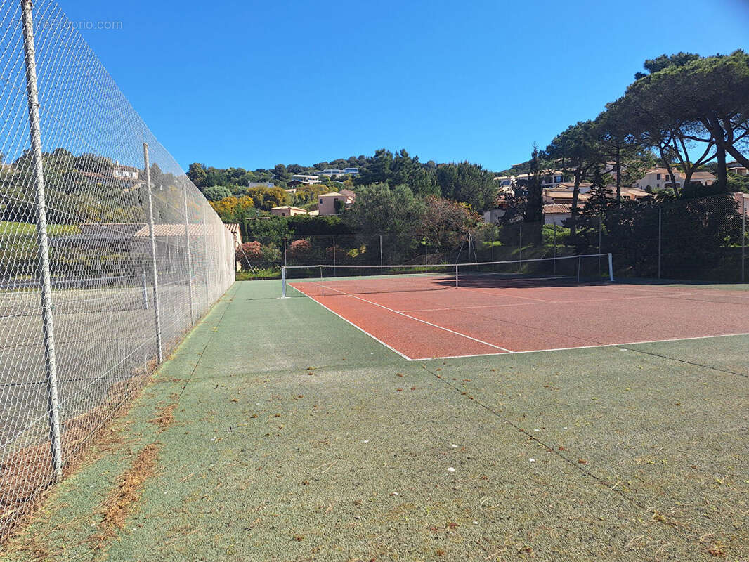 T2 à vendre vue mer à Porticcio - Résidence avec piscine et tennis - photo 12