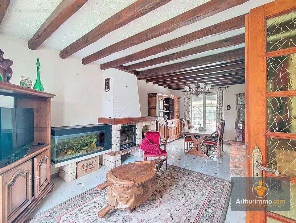 Maison à SAINT-LEU-D'ESSERENT