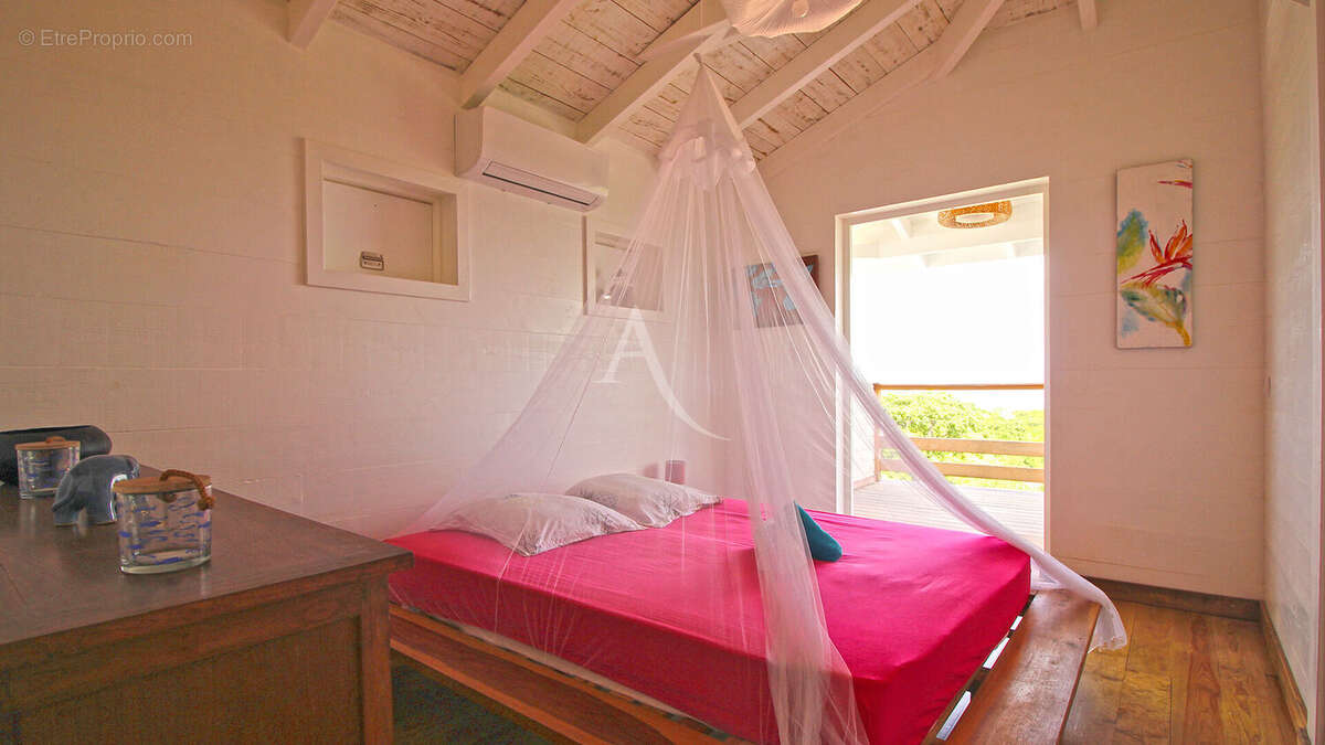 Maison à LES TROIS-ILETS