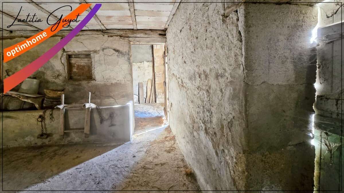 Maison à rénover avec grand terrain – Souvigny (03210) - photo 14