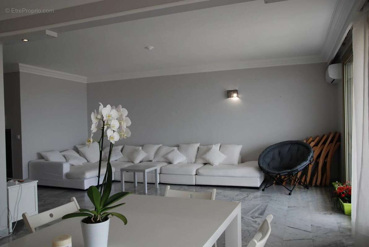 Appartement  - 4 pièces  - 119.0 m² -  890 000 € - À vendre - photo 2