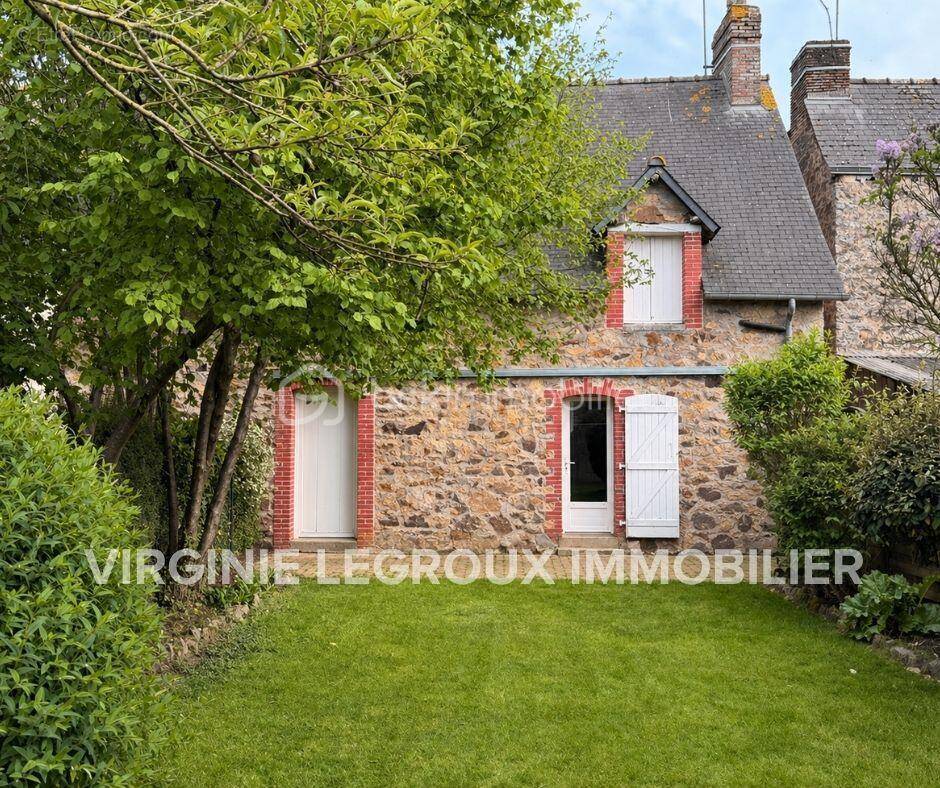 Maison à SAINT-PIERRE-LA-COUR