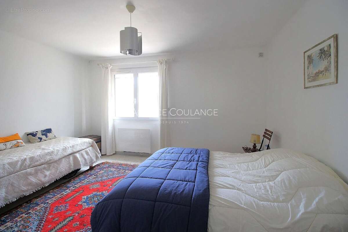 Appartement à SAINT-CYR-SUR-MER