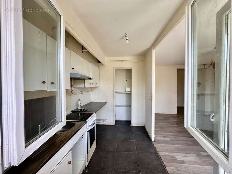 Appartement à MARSEILLE-8E