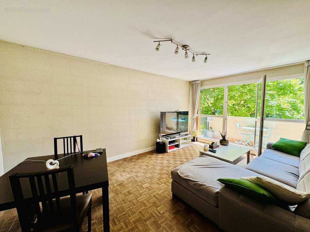 Appartement à SAVIGNY-SUR-ORGE