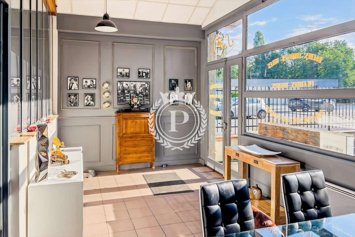 Commerce à GOUVIEUX