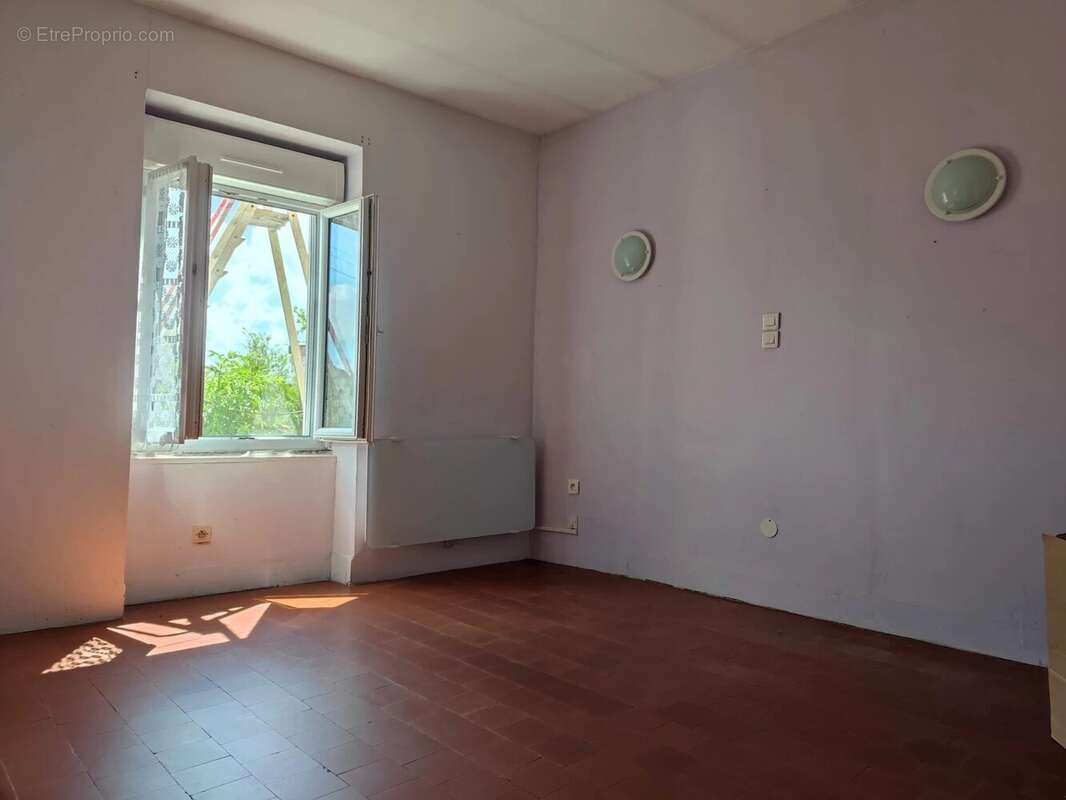 Appartement à TAMNAY-EN-BAZOIS