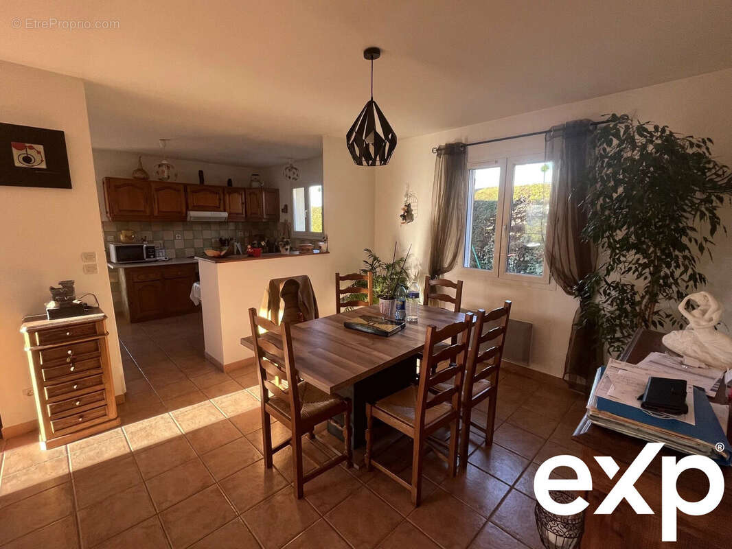 Maison à CASTELNAU-VALENCE