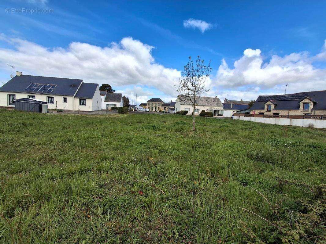 Terrain à LOUISFERT