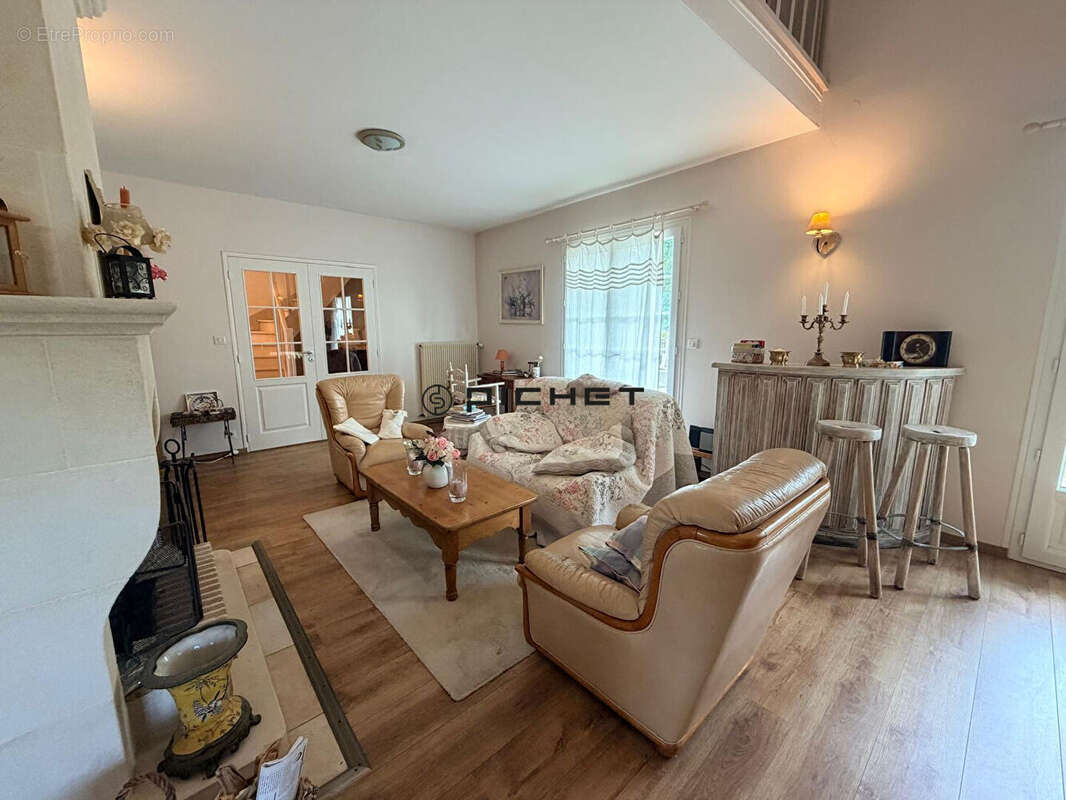 Maison à MARTIGNAS-SUR-JALLE