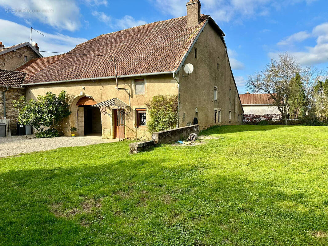 Maison à VILLERSEXEL