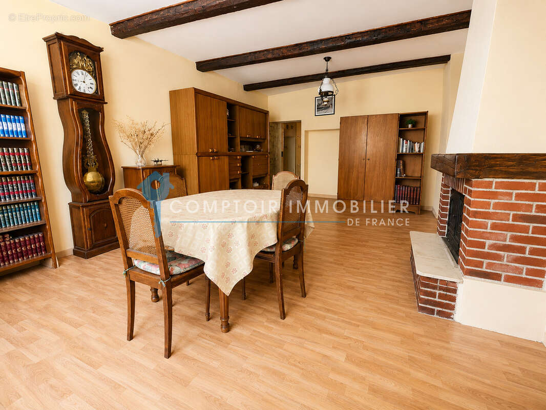 Dépt Hérault (34), à vendre Saint Jean de la Blaquiere Maison de ville de 69m2 garage et terrasse. - photo 5