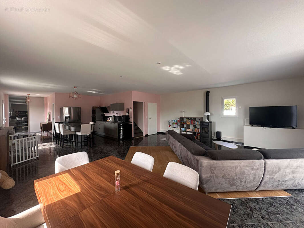 Maison 141 m² avec piscine CHATENOY LE ROYAL - photo 2