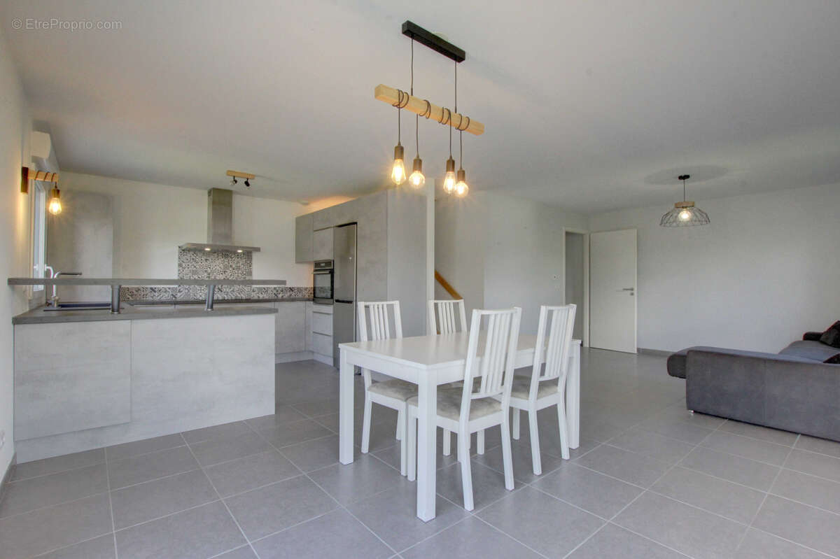 Maison 4 pièces 90m2 - photo 2