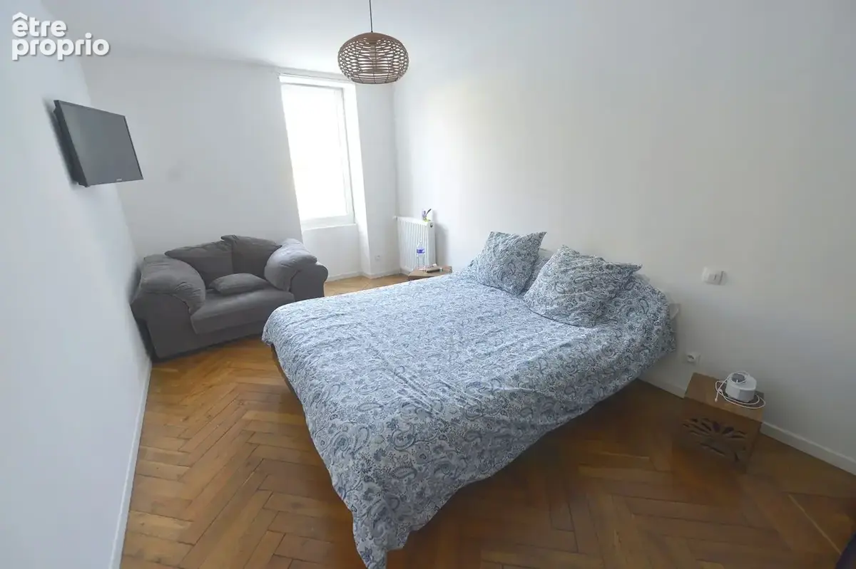 Maison 210 m² à Le Chay  - photo 5