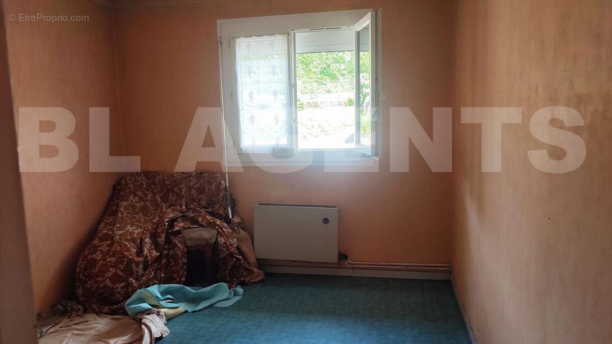 1747733593437 - Maison à AUZITS