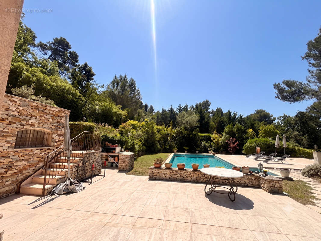 Maison à BOUC-BEL-AIR