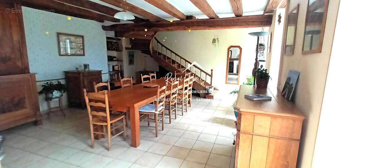 Maison à DANGE-SAINT-ROMAIN