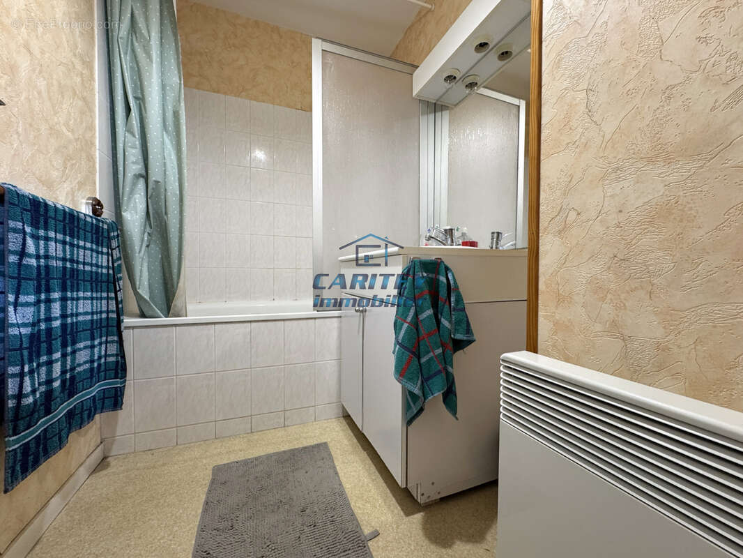 Appartement studio de 30m2 avec garage et cave - photo 4