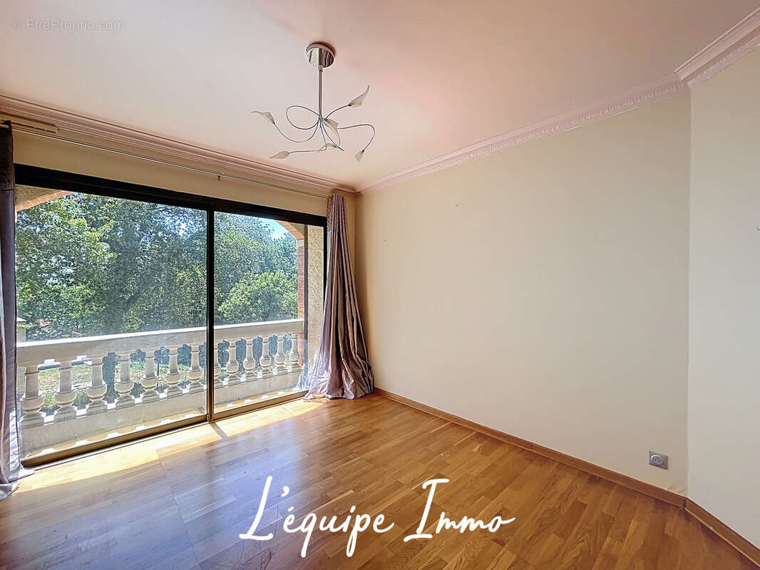 Maison à MENVILLE
