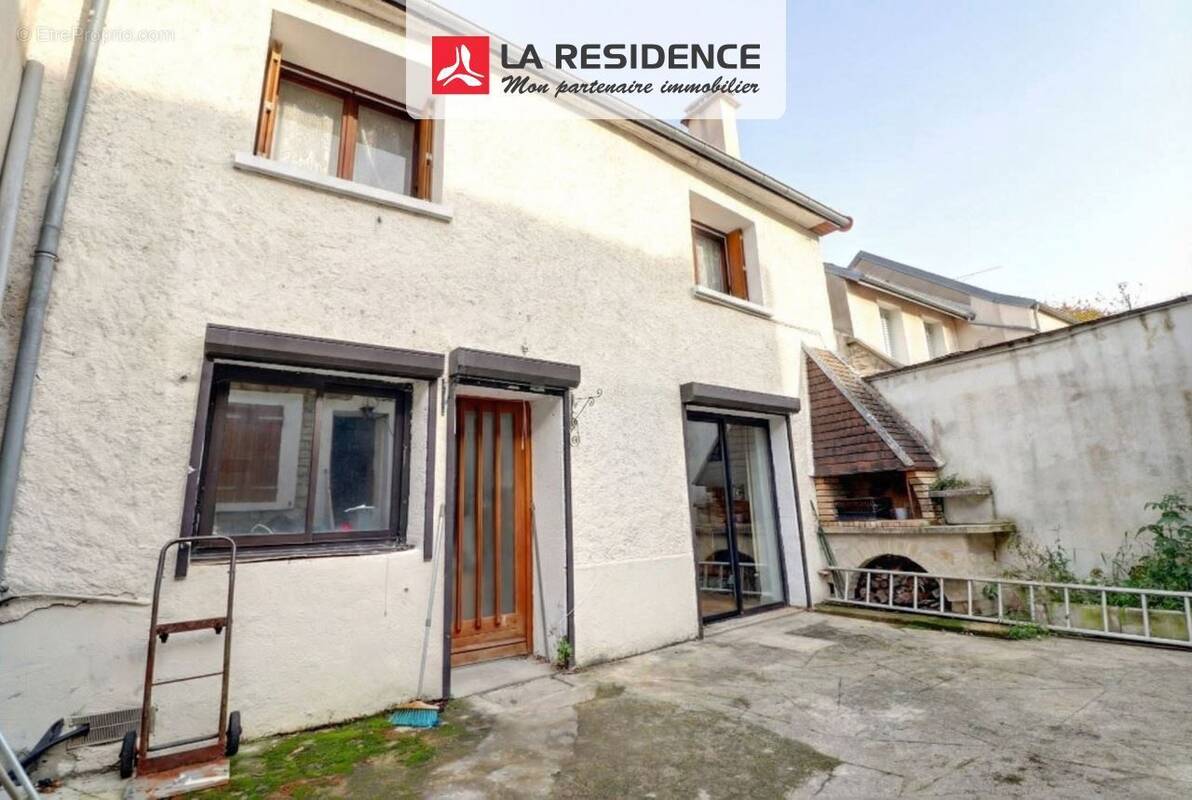 Maison à NEUVILLE-SUR-OISE