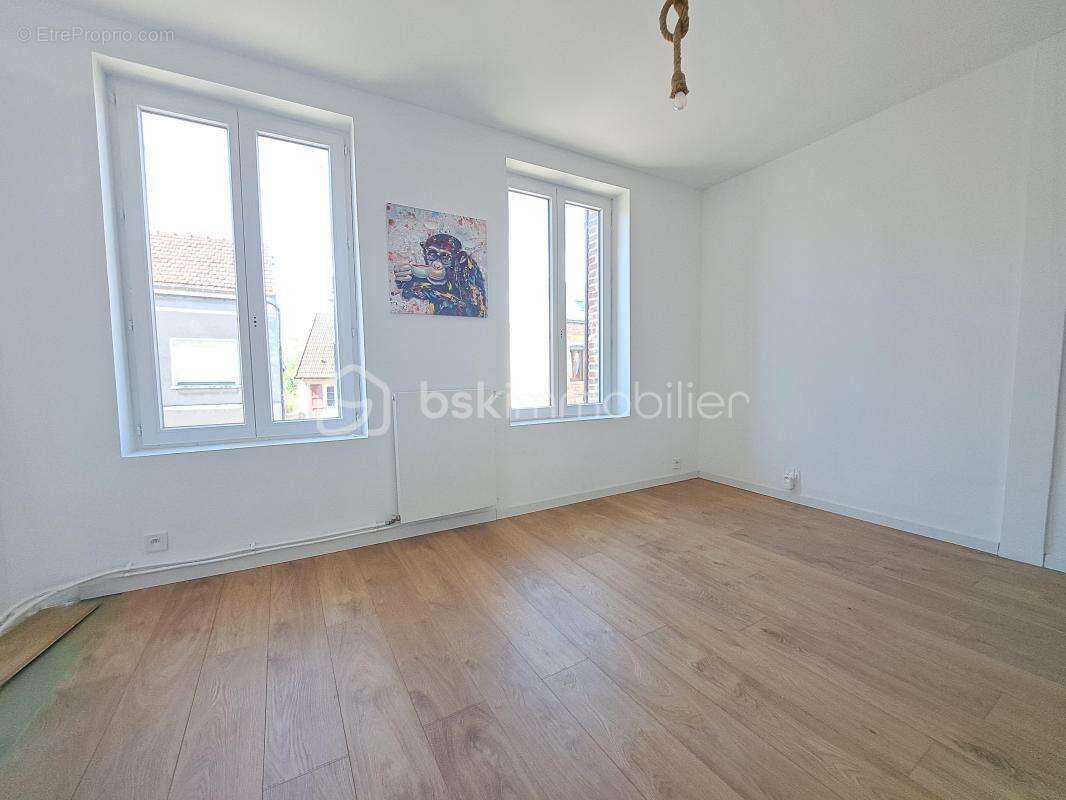 Maison renovee en briques avec entree sous porche et rentabilitee assuree - photo 15
