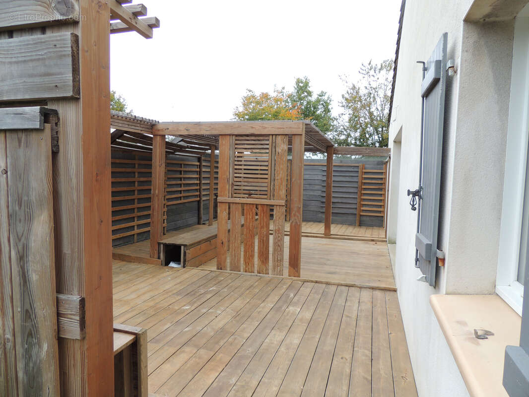 Maison à SAINTE-FLORENCE