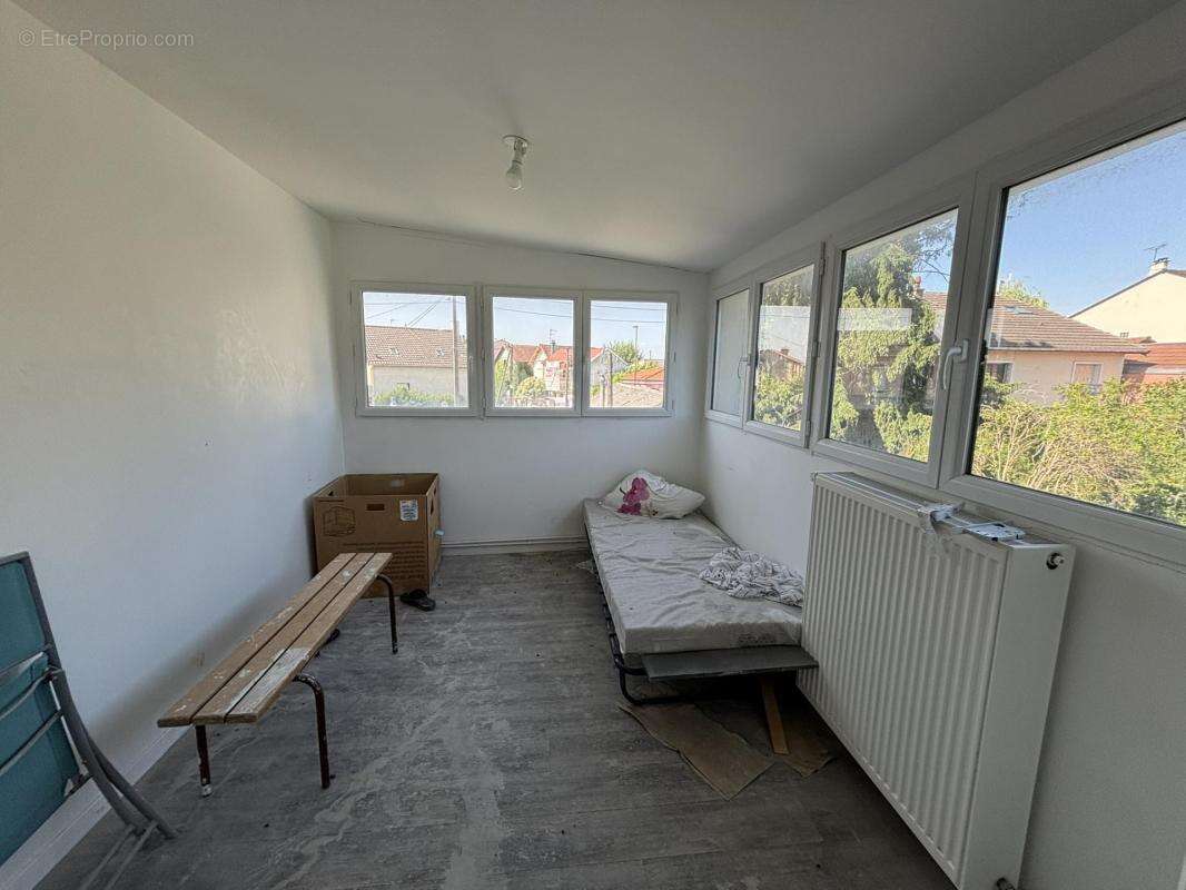 Commerce à MONTREUIL