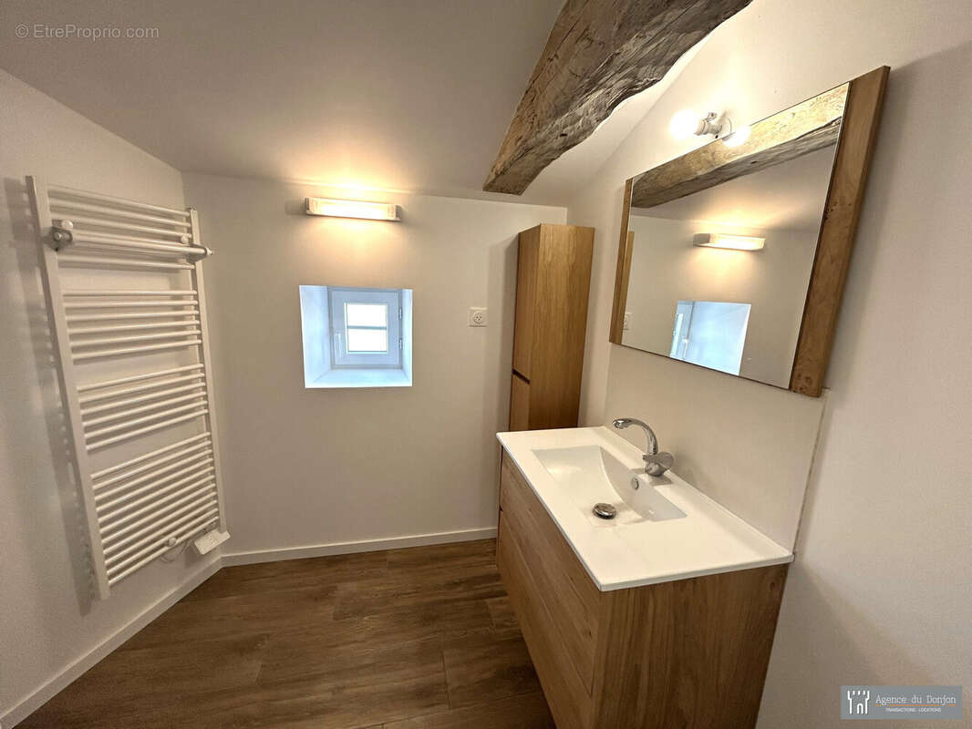 Maison à SAINT-GENIS-DE-SAINTONGE