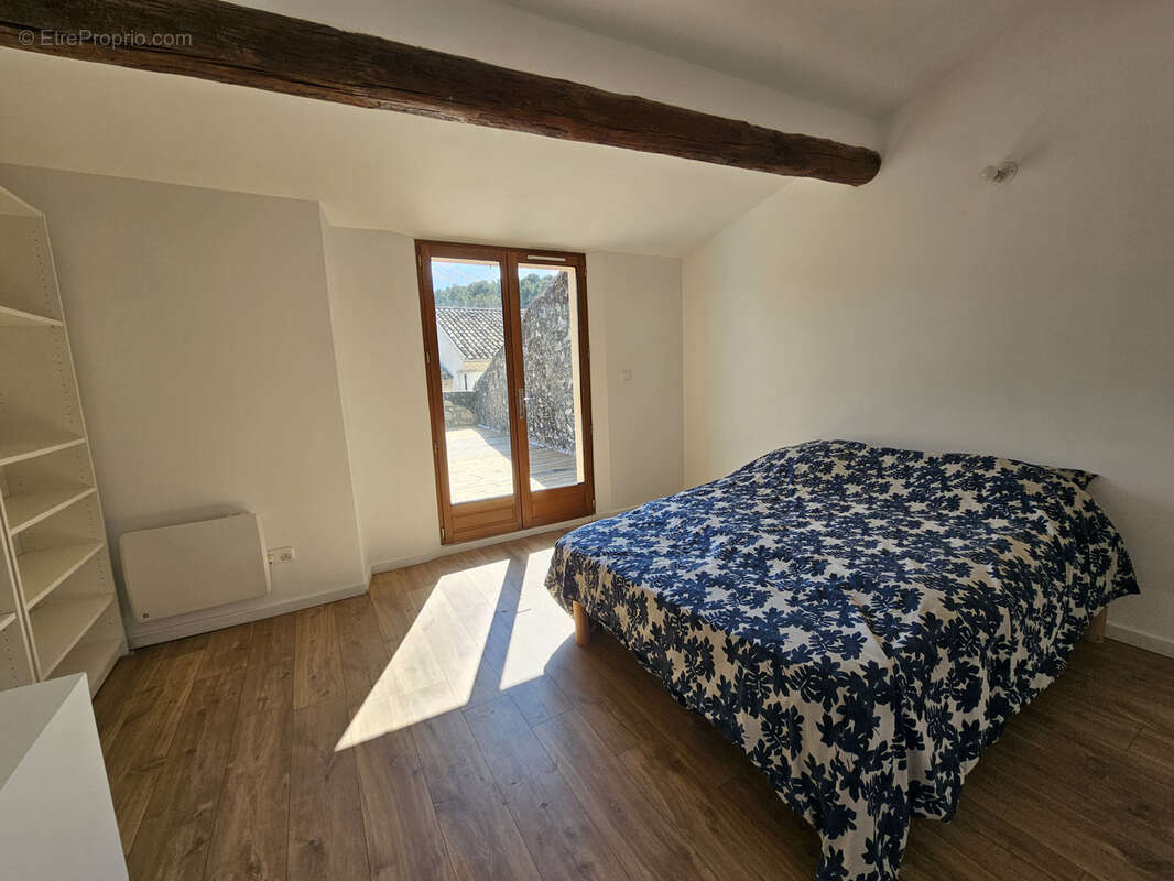 Maison à LA ROQUE-D'ANTHERON